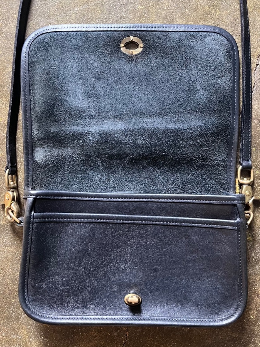 Vintage Classic Coach No. 9755 Pocket Purse Clutch/Pouch 1990s Black Crossbody - Picture 4 of 11